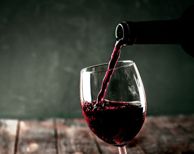 Zdravo je da pijete čašu vina na dan? Imamo loše vesti za vas